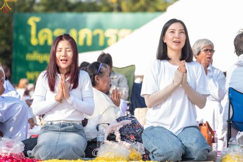 ภาพ No.290386:วันที่ 7 มกราคม พ.ศ. 2569 พิธีต้อนรับพระธรรมยาตรา ณ อนุสรณ์สถานลำดับที่ 2  สถานที่ตั้งมโนปณิธานบวชตลอดชีวิต อนุสรณ์สถานคลองบางนางแท่น (ภาพชุดที่ 2) อ.สามพราน จ.นครปฐม ในโครงการธรรมยาตรา กตัญญูบูชา มหาปูชนียาจารย์ พระมงคลเทพมุนี(สด จนฺทสโร) พระผู้ปราบมาร 