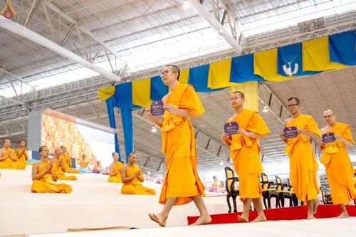 ภาพ No.339008:วันอาทิตย์ที่ 12 กรกฎาคม พ.ศ.2569 พิธีมุทิตาผู้สอบได้เปรียญธรรม ประโยค 1-2 ถึง ป.ธ.9 และ บ.ศ.1-2 ถึง บ.ศ.6 สำนักศาสนศึกษาวัดพระธรรมกาย ประจำปี 2569, พิธีมอบตราตั้งแต่งตั้งอาจารย์ใหญ่ สำนักศาสนศึกษาวัดพระธรรมกาย