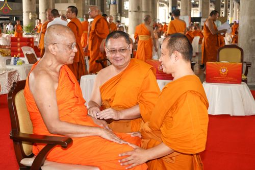 ภาพ No.323495:วันที่ 22 เมษายน พ.ศ.2569(วันคุ้มครองโลก) งานถวายมหาสังฆทาน 40,000 กว่าวัดทั่วประเทศ การเดินทางเข้าวัด , การต้อนรับปฏิสันถารพระสังฆาธิการ  ,  การจัดเตรียมภัตตาหาร , การลงทะเบียน
