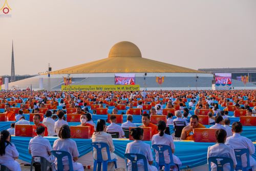 ภาพ No.324012:วันที่ 22 เมษายน พ.ศ.2569 (วันคุ้มครองโลก) พิธีถวายมหาสังฆทาน 40,000 กว่าวัดทั่วประเทศ ณ ลานธรรม พระมหาธรรมกายเจดีย์ วัดพระธรรมกาย