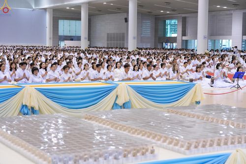 ภาพ No.337891:วันอาทิตย์ต้นเดือน 5 กรกฎาคม พ.ศ.2569 พิธีบูชาข้าวพระ ณ สภาธรรมกายสากล วัดพระธรรมกาย