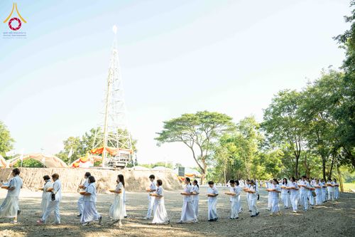 ภาพ No.285723:วันพุธที่ 10 ธันวาคม พ.ศ.2568  พิธีตอกเสาเข็มมงคลต้นสุดท้าย รองรับองค์พระเจดีย์เพื่อสร้างสันติภาพโลก ณ ศูนย์ปฏิบัติธรรมและศูนย์อบรมเยาวชน ชัยนาท