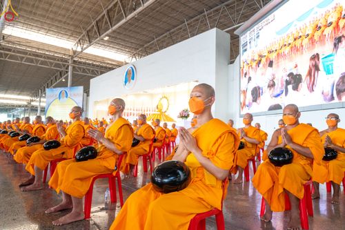 ภาพ No.81456:พิธีตักบาตร ข้าวสารอาหารแห้ง และพิธีบูชาข้าวพระ ณ สภาธรรมกายสากล วัดพระธรรมกาย วันเสาร์ที่ 3 มิถุนายน 2566