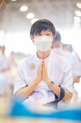 ภาพ No.105503:พิธีปฏิบัติธรรมและพิธีบูชาข้าวพระ ในวันจันทร์ที่ 1 มกราคม พ.ศ. 2567 ณ สภาธรรมกายสากล วัดพระธรรมกาย