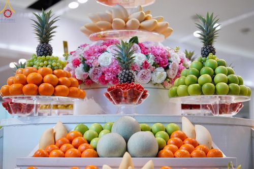 ภาพ No.143532:พิธีตักบาตร ข้าวสารอาหารแห้ง ณ บ้านแก้วเรือนทองคุณยายฯ และ พิธีบูชาข้าวพระ  ณ สภาธรรมกายสากล วัดพระธรรมกาย วันอาทิตย์ที่ 7 กรกฎาคม พ.ศ. 2567