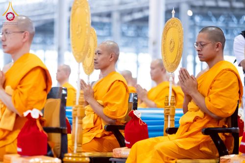 ภาพ No.237578:วันอาทิตย์ที่ 10 สิงหาคม พ.ศ.2568 พิธีมอบใบประกาศเกียรติคุณ โครงการสอบบาลี "ฉลองแชมป์" บูชาธรรม 80 ปี หลวงพ่อธัมมชโย ประจำปี 2568 และ พิธีมอบดวงแก้วสามเณรทรงบาลีไวยากรณ์ ณ สภาธรรมกายสากล วัดพระธรรมกาย ปทุมธานี