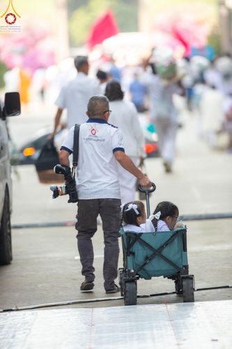 ภาพ No.198860:V.50 สารพัดV สารพัดดี ที่ธรรมยาตรา ในโครงการธรรมยาตรา กตัญญูบูชา มหาปูชนียาจารย์ พระมงคลเทพมุนี(สด จนฺทสโร) พระผู้ปราบมาร อนุสรณ์สถาน 7 แห่ง ปีที่ 13 ระหว่างวันที่ 2-31 มกราคม พ.ศ. 2568