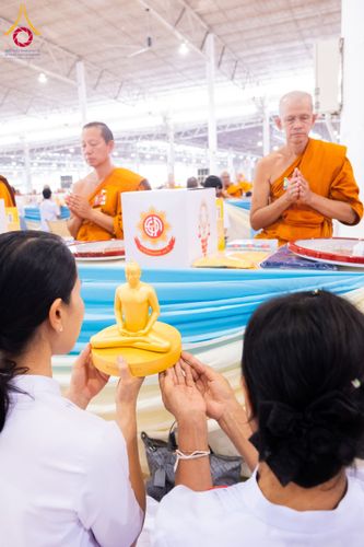 ภาพ No.60082:พิธีเจริญพระพุทธมนต์ "ฉลองอายุวัฒนมงคล 80 ปี หลวงพ่อธัมมชโย" พิธีถวายไทยธรรม คณะสงฆ์ 10,000 กว่าวัดทั่วประเทศ ในวันคุ้มครองโลก วันจันทร์ที่ 22 เมษายน พ.ศ. 2567 ณ สภาธรรมกายสากล วัดพระธรรมกาย จ.ปทุมธานี