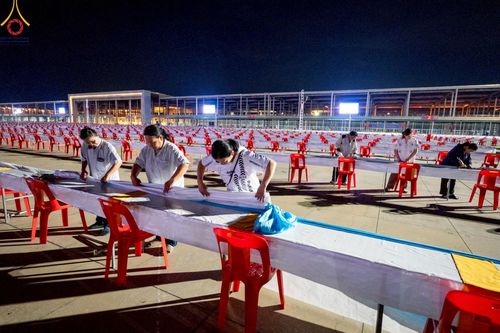 ภาพ No.219212:วันที่ 19-21 เมษายน พ.ศ. 2568 การเตรียมงานในลานธรรม , วิหารคด เพื่องานวันคุ้มครองโลก 22 เมษายน พ.ศ. 2568