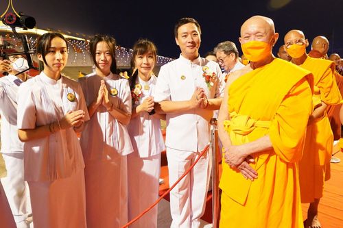 ภาพ No.77332:พิธีจุดมาฆประทีป ในวันมาฆบูชา อาทิตย์ต้นเดือนที่ 6 มีนาคม พ.ศ. 2566 ณ วัดพระธรรมกาย อ.คลองหลวง จ.ปทุมธานี