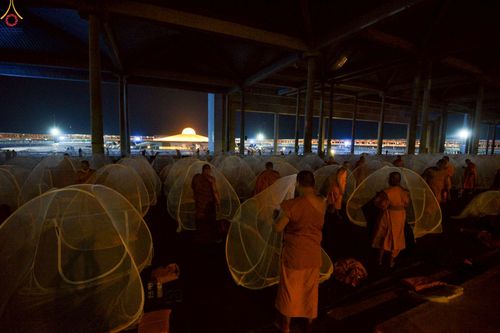 ภาพ No.225194:วันที่ 20 - 27 เมษายน พ.ศ. 2568 "ภาพแห่งความปลื้มที่ไม่มีวันจบ" คณะสงฆ์สามเณร เจ้าหน้าที่ และสาธุชน ร่วมแรงร่วมใจกันเตรียมงานและเก็บงาน เพื่อวันคุ้มครองโลก พิธีถวายมหาสังฆทานคณะสงฆ์ 40,000 กว่าวัดทั่วประเทศ