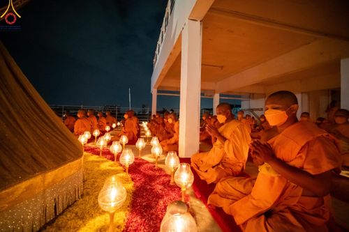 ภาพ No.119301:พิธีจุดประทีปถวายเป็นพุทธบูชา และบูชาธรรมมหาปูชนียาจารย์ พระมงคลเทพมุนี(สด จนฺทสโร) ในโครงการธรรมยาตราฯ วันที่ 26 มกราคม พ.ศ. 2567 ณ อาคารธรรมยาตรา กตัญญูบูชามหาปูชนียาจารย์ ตรงข้ามวัดปากน้ำภาษีเจริญ จ.กรุงเทพมหานคร