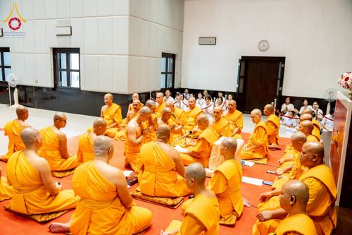 ภาพ No.256323:วันที่ 4 ตุลาคม พ.ศ. 2568 พิธีบรรพชาอุปสมบท  โครงการอุปสมบทหมู่บูชาธรรม 141 ปี  พระมงคลเทพมุนี (สด จนฺทสโร) ณ โบสถ์พระไตรปิฏก วัดพระธรรมกาย จ.ปทุมธานี