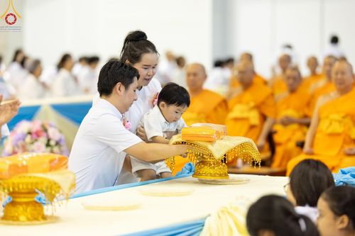 ภาพ No.160261:พิธีทอดผ้าป่าสมทบกฐินวัดพระธรรมกาย และสมทบกฐิน 30,000 วัดทั่วไทย ครั้งที่ 3 ณ สภาธรรมกายสากล วัดพระธรรมกาย วันพฤหัสบดีที่ 10 ตุลาคม พ.ศ. 2567