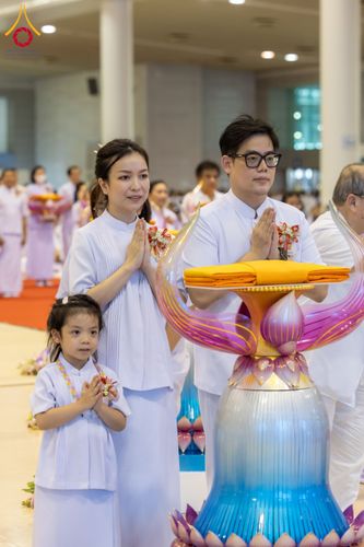 ภาพ No.134441:พิธีทอดผ้าป่าสมทบ มหาสังฆทาน 10,000 วัด ทั่วไทย วันอาทิตย์ต้นเดือนที่ 7 เมษายน พ.ศ.2567 ณ ห้องแก้วสารพัดนึก 1 สภาธรรมกายสากล  วัดพระธรรมกาย จ.ปทุมธานี