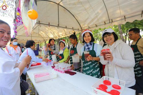 ภาพ No.194003:วัดพระธรรมกาย จัดงานวันเด็กแห่งชาติ ประจำปี พ.ศ.2568 ออกร้านอาหาร 200 ร้าน มอบของขวัญหลายหมื่นชิ้น วันที่ 12 มกราคม พ.ศ. 2568 วัดพระธรรมกาย อ.คลองหลวง จ.ปทุมธานี