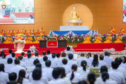 ภาพ No.167851:พิธีทอดกฐิน และ พิธีกรานกฐิน ในวันอาทิตย์ที่ 3 พฤศจิกายน พ.ศ. 2567 ณ วัดพระธรรมกาย จ.ปทุมธานี