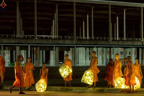 ภาพ No.241127:วันพุธที่ 27 สิงหาคม พ.ศ. 2568 พิธีจุดประทีป ในวันธรรมชัย ณ วัดพระธรรมกาย