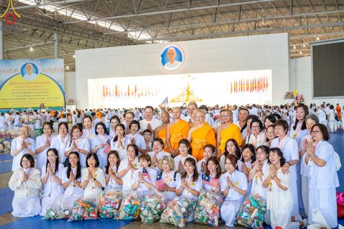 ภาพ No.207382:พิธีตักบาตร และปฏิบัติธรรมช่วงสาย ในวันมาฆบูชา วันพุธที่ 12 กุมภาพันธ์ พ.ศ. 2568 ณ วัดพระธรรมกาย จังหวัดปทุมธานี