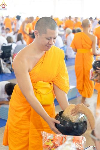 ภาพ No.240547:วันพุธที่ 27 สิงหาคม พ.ศ. 2568 พิธีตักบาตร ในวันธรรมชัย ณ วัดพระธรรมกาย จ.ปทุมธานี