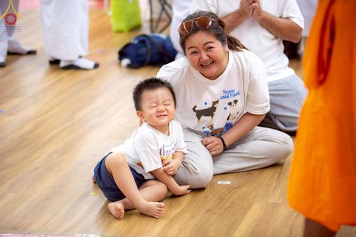 ภาพ No.217341:วันเสาร์ที่ 12 เมษายน พ.ศ. 2568 พิธีบรรพชา พิธีขอศีลและขอนิสสัย พิธีมอบบาตร ในโครงการอุปสมบทหมู่ บูชาธรรมหลวงพ่อธัมมชโย, โครงการธรรมทายาท ระดับอุดมศึกษา รุ่นที่ 52 ,  โครงการบวชพระนานาชาติ AEC & WAB CEO รุ่นที่ 4 ณ วัดพระธรรมกาย