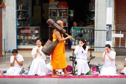 ภาพ No.128346:พิธีอัญเชิญพระบรมสารีริกธาตุ " ใจกลางเมืองนครหาดใหญ่ " เพื่อประดิษฐาน ณ มหารัตนเจดีย์สิริปทุมสวรรค์ (เจดีย์อริยพุทธะ 5 พระองค์) ศูนย์ปฏิบัติธรรมภาคใต้ อ.บางกล่ำ จ.สงขลา  วันที่ 9 มีนาคม พ.ศ.2567 (ชุดที่ 1)