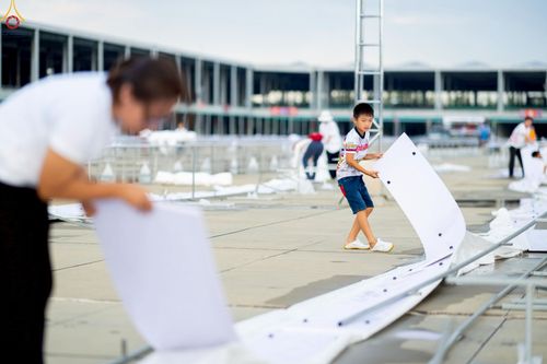 ภาพ No.225205:วันที่ 20 - 27 เมษายน พ.ศ. 2568 "ภาพแห่งความปลื้มที่ไม่มีวันจบ" คณะสงฆ์สามเณร เจ้าหน้าที่ และสาธุชน ร่วมแรงร่วมใจกันเตรียมงานและเก็บงาน เพื่อวันคุ้มครองโลก พิธีถวายมหาสังฆทานคณะสงฆ์ 40,000 กว่าวัดทั่วประเทศ