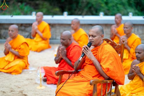 ภาพ No.141196:PhotoStory มหาศรัทธา ธรรมยาตราศรีลังกา EP.6 พิธีจุดวิสาขประทีป 6 วัด ถวายเป็น พุทธบูชา  โครงการสยาม-ลังกา ธรรมยาตรา  ฉลองเทศกาลวิสาขบูชาแห่งชาติ ศรีลังกา  บูชาธรรม 80 ปี หลวงพ่อธัมมชโย วันที่ 16 พฤษภาคม พ.ศ. 2567