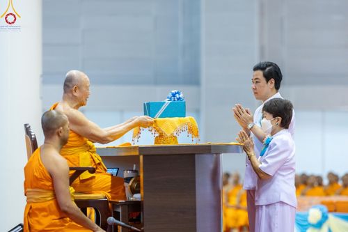 ภาพ No.150245:พิธีทอดผ้าป่าสมทบกฐินวัดพระธรรมกาย และสมทบกฐิน 30,000 วัดทั่วไทย ครั้งที่ 1 เนื่องในวันธรรมชัย 27 สิงหาคม พ.ศ.2567 ณ สภาธรรมกายสากล วัดพระธรรมกาย
