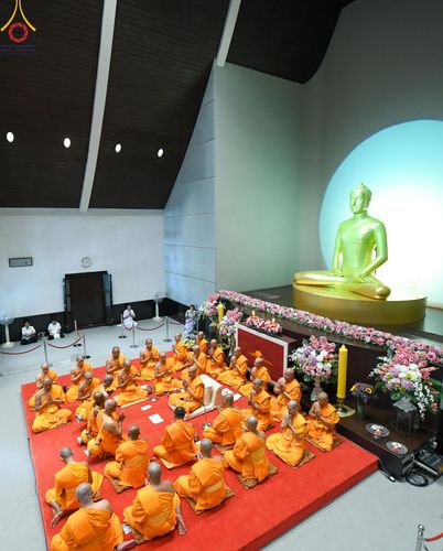 ภาพ No.199819:โครงการอุปสมบทหมู่บูชาธรรม 116 ปี คุณยายอาจารย์มหารัตนอุบาสิกาจันทร์ ขนนกยูง โครงการอุปสมบทหมู่ธรรมทายาท ระดับอุดมศึกษา รุ่นที่ 51 ภาคฤดูหนาว  ณ โบสถ์พระไตรปิฏก วัดพระธรรมกาย จ.ปทุมธานี  วันที่ 11 มกราคม พ.ศ. 2568 โดยมีพระครูปลัดรัตนวีรวัฒน์ เจ้าอาวาสวัด