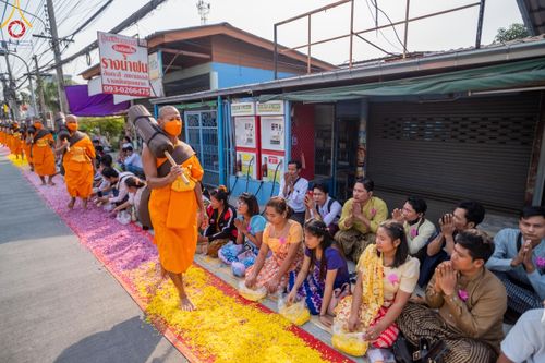 ภาพ No.120164:พิธีต้อนรับพระธรรมยาตรา ในโครงการธรรมยาตรา กตัญญูบูชา มหาปูชนียาจารย์ พระมงคลเทพมุนี(สด จนฺทสโร) พระผู้ปราบมาร อนุสรณ์สถาน 7 แห่ง ปีที่ 12 วันที่ 28 มกราคม พ.ศ. 2567 ณ วัดพระธรรมกาย จ.ปทุมธานี