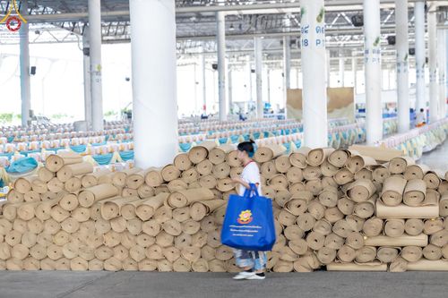 ภาพ No.60671:V.38 ทุ่มพลังเพื่อพ่อครบ 80 ปี ภาพการเตรียมงานของหน่วยงานต่างๆ เพื่อพิธีฉลองอายุวัฒนมงคล 80 ปี หลวงพ่อธัมมชโย และรับถวายมหาสังฆทาน 10,000 กว่าวัดทั่วประเทศ ในวันคุ้มครองโลก วันจันทร์ที่ 22 เมษายน พ.ศ. 2567