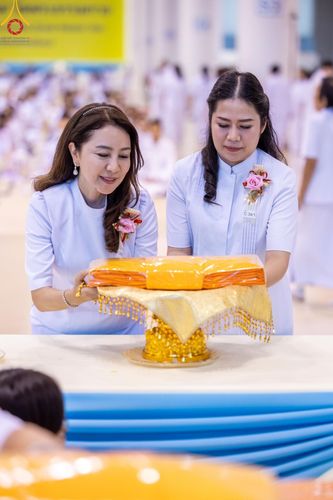 ภาพ No.154648:พิธีทอดผ้าป่าสมทบกฐินวัดพระธรรมกาย และสมทบกฐิน 30,000 วัดทั่วไทย ครั้งที่ 2 ณ สภาธรรมกายสากล วัดพระธรรมกาย วันอังคารที่ 17 กันยายน พ.ศ. 2567