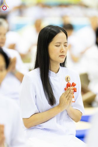 ภาพ No.177725:พิธีตักบาตรและพิธีบูชาข้าวพระ ในวันอาทิตย์ต้นเดือนที่ 1 ธันวาคม พ.ศ. 2567 ณ สภาธรรมกายสากล วัดพระธรรมกาย