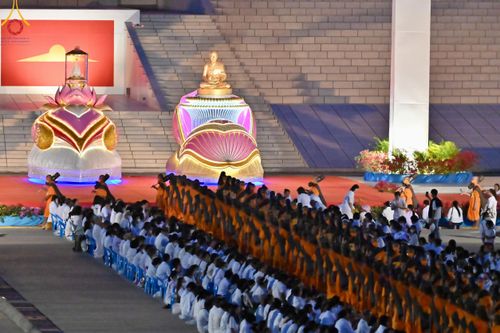 ภาพ No.120462:พิธีต้อนรับพระธรรมยาตรา ในโครงการธรรมยาตรา กตัญญูบูชา มหาปูชนียาจารย์ พระมงคลเทพมุนี(สด จนฺทสโร) พระผู้ปราบมาร อนุสรณ์สถาน 7 แห่ง ปีที่ 12 วันที่ 28 มกราคม พ.ศ. 2567 ณ วัดพระธรรมกาย จ.ปทุมธานี (ชุดที่ 2)