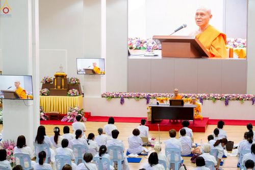 ภาพ No.242871:วันที่ 29-31 สิงหาคม พ.ศ. 2568 องค์กรภาคีเครือข่าย “บวร” (บ้าน-วัด-โรงเรียน-ราชการ) อ.คลองหลวง จัดบวชอุบาสิกาแก้ว ถวายพระราชกุศลแด่สมเด็จพระพันปีหลวง - กตัญญูบูชาแด่ผู้มีพระคุณ