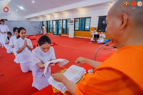 ภาพ No.284558:วันพุธที่ 17  ธันวาคม พ.ศ.2568  พิธีบวชอุบาสิกาแก้ว อินโดนีเซีย ณ ประเทศอินโดนีเซีย