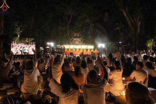 ภาพ No.156584:วัดพุทธบาหลีและวัดพระธรรมกาย จัดปฏิบัติธรรมนานาชาติ 1,151 คนจาก 78 ประเทศ ใน "วันสันติภาพสากล" ณ บาหลี อินโดนีเซีย วันเสาร์ที่ 21 กันยายน พ.ศ. 2567 เวลา 16.00-21.00 น. ณ พิพิธภัณฑ์ ARMA เมืองอูบุด จังหวัดบาหลี ประเทศอินโดนีเซีย