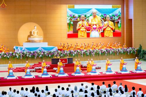 ภาพ No.240897:วันพุธที่ 27 สิงหาคม พ.ศ. 2568 พิธีทอดผ้าป่าเพื่อสร้างอาคาร  82 ปี หลวงพ่อธัมมชโย สมทบกฐินวัดพระธรรมกาย และกฐิน 30,000 วัดทั่วประเทศ ครั้งที่ 1