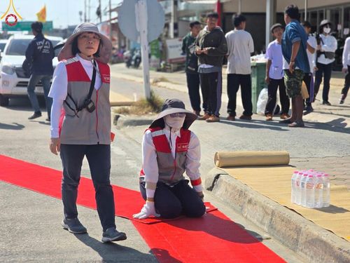 ภาพ No.191608:V.49 สารพัดV สารพัดดี ที่ธรรมยาตรา ในโครงการธรรมยาตรา กตัญญูบูชา มหาปูชนียาจารย์ พระมงคลเทพมุนี(สด จนฺทสโร) พระผู้ปราบมาร อนุสรณ์สถาน 7 แห่ง ปีที่ 13 ระหว่างวันที่ 2-31 มกราคม พ.ศ. 2568