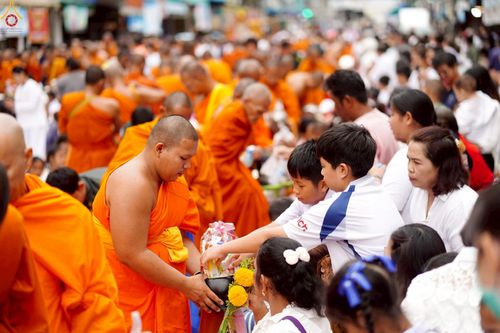 ภาพ No.245454:วันอาทิตย์ที่ 14 กันยายน พ.ศ. 2568 ตักบาตรพระ 555 รูป มหากุศล  น้อมถวายเป็นพุทธบูชา ณ หอนาฬิกาเบตง อ.เบตง จ.ยะลา