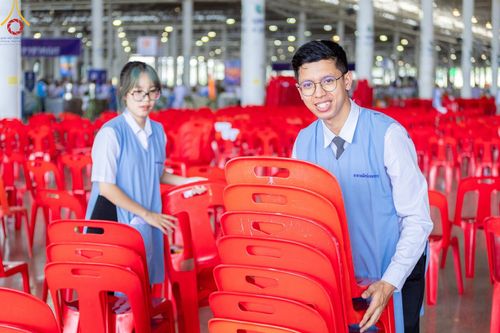 ภาพ No.59024:V.40 ภัตตาหารพระหมื่นวัด เราจัดให้ การปฏิบัติงานของเจ้าหน้าที่และอาสาสมัคร เพื่อรับบุญในการถวายภัตตาหาร แด่คณะสงฆ์ 10,000 กว่าวัดทั่วประเทศ ที่มาร่วมงานวันคุ้มครองโลก จันทร์ที่ 22 เมษายน พ.ศ. 2567 ณ วัดพระธรรมกาย