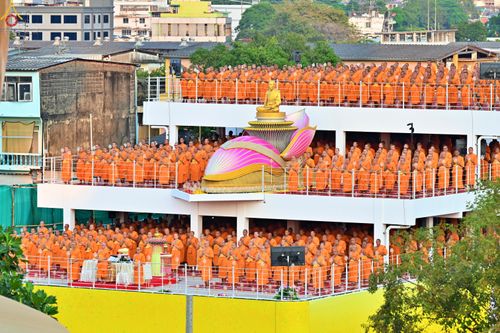 ภาพ No.302831:วันที่ 24 มกราคม พ.ศ. 2569 พิธีจุดประทีปธรรมถวายเป็นพุทธบูชา  และบูชาธรรมมหาปูชนียาจารย์  ณ อาคารธรรมยาตรา กตัญญูบูชามหาปูชนียาจารย์  ตรงข้ามวัดปากน้ำภาษีเจริญ จ.กรุงเทพมหานคร ในโครงการธรรมยาตรา กตัญญูบูชา มหาปูชนียาจารย์ พระมงคลเทพมุนี(สด จนฺทสโร) พระผู