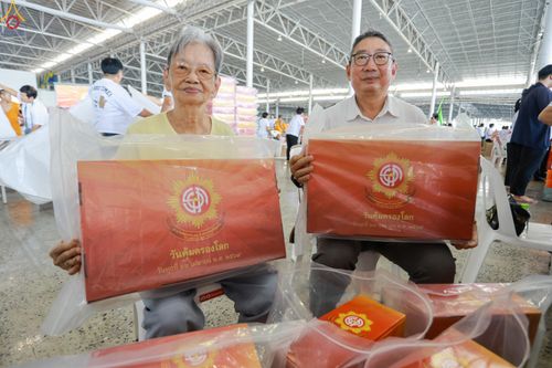 ภาพ No.322163:วันที่ 14 เมษายน พ.ศ.2569 การเตรียมกล่องไทยธรรม วันสุดท้าย เพื่องานถวายมหาสังฆทาน 40,000 กว่าวัดทั่วประเทศ วันคุ้มครองโลก 22 เมษายน พ.ศ.2569 วัดพระธรรมกาย