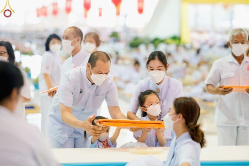 ภาพ No.65335:พิธีทอดผ้าป่า ในวันอาทิตย์ต้นเดือนที่ 4 ธันวาคม พ.ศ. 2565 ณ วัดพระธรรมกาย จ.ปทุมธานี