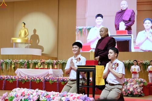 ภาพ No.311907:วันอังคารที่ 3 มีนาคม พ.ศ.2569 พิธีมอบโล่วัชรเกียรติยศ โครงการตอบปัญหาธรรมะทางก้าวหน้า ครั่งที่ 43, พิธีมอบโล่วัชรเกียรติยศ โครงการสอบตอบปัญหาศีลธรรม เพื่อสันติภาพโลก (World-Pec) ครั้งที่ 19 ณ สภาธรรมกายสากล วัดพระธรรมกาย