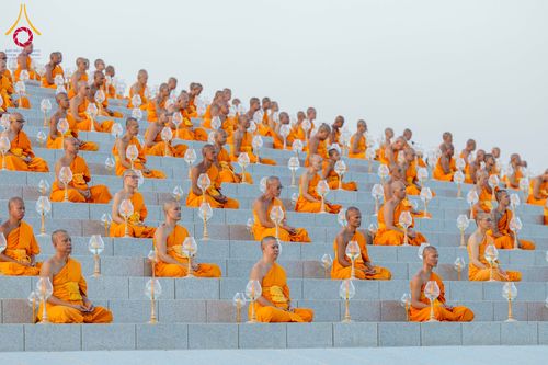 ภาพ No.312082:วันอังคารที่ 3 มีนาคม พ.ศ.2569 พิธีเวียนประทักษิณและจุดมาฆประทีป ณ ลานธรรมพระมหาธรรมกายเจดีย์ วัดพระธรรมกาย