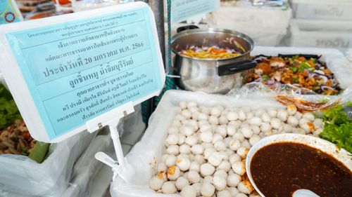 ภาพ No.72954:พิธีถวายภัตตาหารเป็นสังฆทาน แด่คณะพระธรรมยาตราฯ ในโครงการธรรมยาตรากตัญญูบูชา มหาปูชนียาจารย์ พระมงคลเทพมุนี(สด จนฺทสโร) พระผู้ปราบมาร อนุสรณ์สถาน 7 แห่ง ปีที่ 11 วันที่ 20 มกราคม พ.ศ. 2566