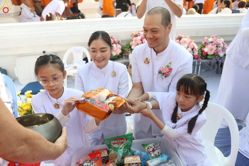 ภาพ No.297668:วันที่ 18 มกราคม พ.ศ. 2569 พิธีตักบาตรพระธรรมยาตรา ณ วัดโบสถ์บน ต.บางคูเวียง จ.นนทบุรี อนุสรณ์สถานลำดับที่ 4 สถานที่เกิดด้วยกายธรรม ในโครงการธรรมยาตรา กตัญญูบูชา มหาปูชนียาจารย์ พระมงคลเทพมุนี(สด จนฺทสโร) พระผู้ปราบมาร อนุสรณ์สถาน 7 แห่ง ปีที่ 14