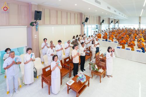 ภาพ No.337087:วันเสาร์ที่ 27 มิถุนายน พ.ศ. 2569 พิธีตักบาตรแด่คณะสงฆ์ 323 วัด 4 จังหวัดชายแดนภาคใต้ พิธีถวายสังฆทานแด่คณะสงฆ์ 323 วัด ปีที่ 22 ครั้งที่ 186 พิธีมอบกองทุนหนุนแรงใจช่วยครูใต้ ปีที่ 19 ครั้งที่ 149 และพิธีทำบุญอุทิศส่วนกุศลให้ผู้วายชนม์ ณ ศูนย์ปฏิบัติธรรม